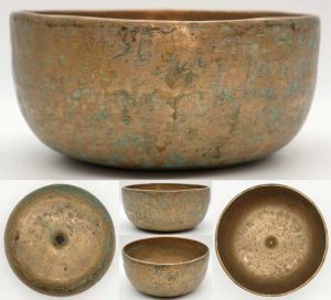 Rare Large 18th Century Lingam Singing Bowl - Perfect Pitch G#3 - Inscription